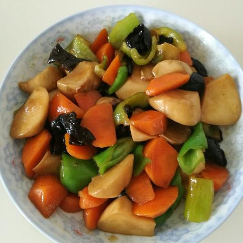 海鲜菇杏鲍菇炒胡萝卜怎么炒更入味？-图2