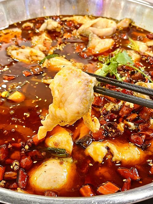 家常火锅鲤鱼怎么做？家常做法有哪些？-图2