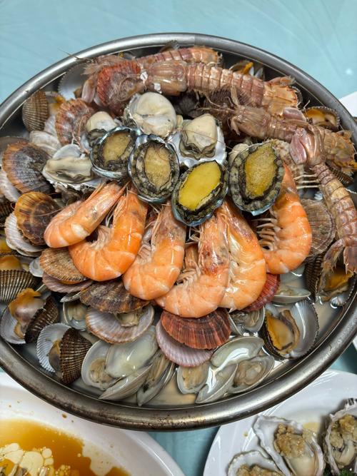 蒸海鲜水里加什么更鲜？-图1
