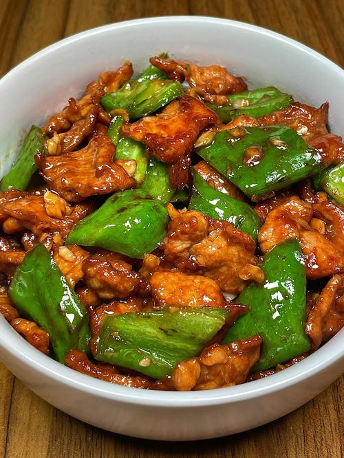 家常尖椒炒肉怎么做才够味?-图1 家常尖椒炒肉怎么做才够味?-图1