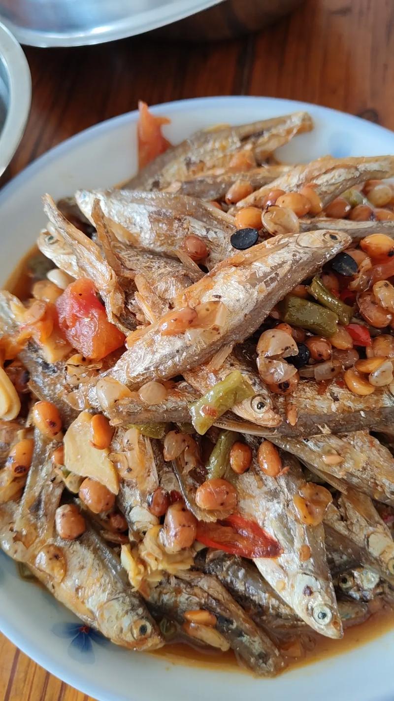 黄豆炖鱼怎么做才好吃？-图1