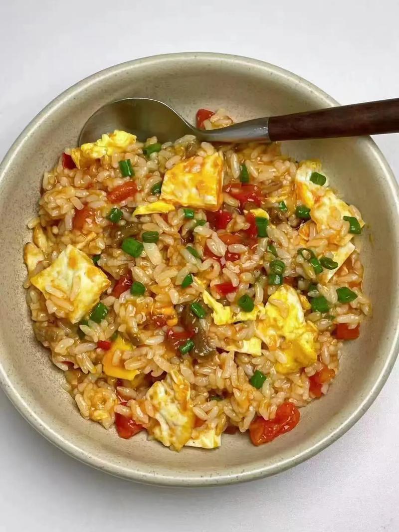 宝宝能吃西红柿炒鸡蛋焖饭吗？-图2