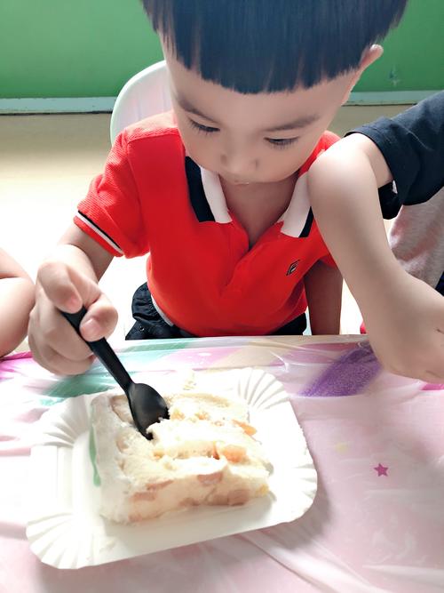 宝宝晚上加餐吃蛋糕合适吗?-图1 宝宝晚上加餐吃蛋糕合适吗?-图1