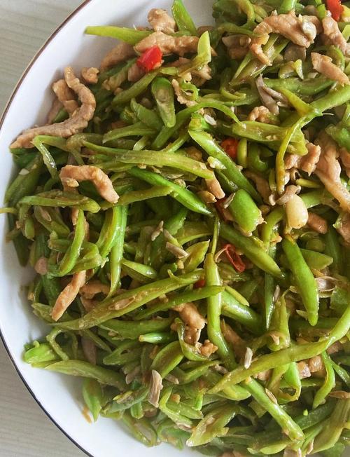 肉炒豆角怎么做才好吃?-图1 肉炒豆角怎么做才好吃?-图1