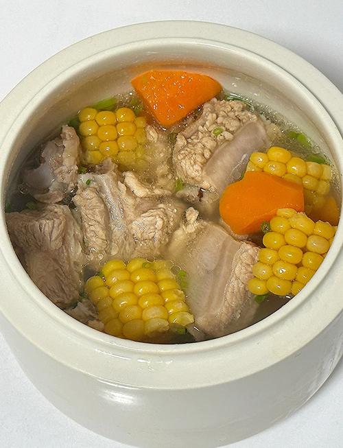 玉米煮排骨怎么做才好吃？-图1