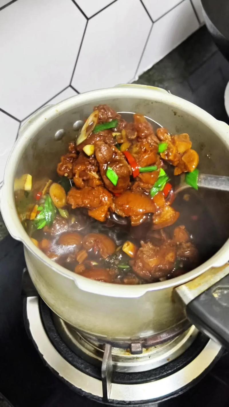 高压锅做肘子，家常做法有什么诀窍？-图3