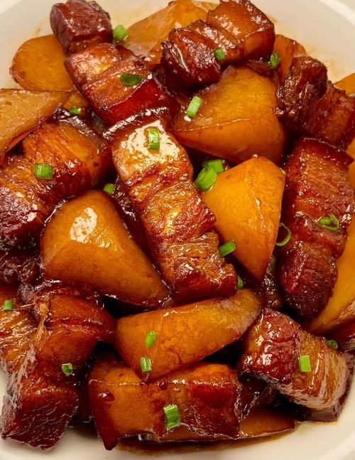 土豆炖肉怎么做最入味？-图1