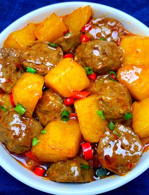 土豆炖肉怎么做最入味？-图2