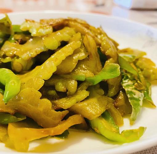 青椒炒苦瓜家常做法大全-图1