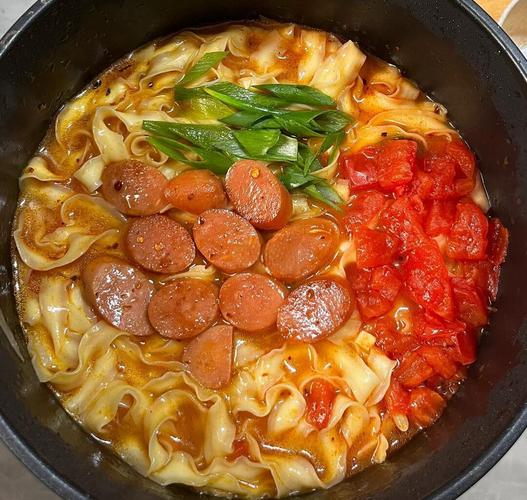 宝宝西红柿鸡蛋火腿面-图3