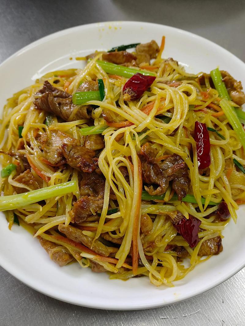 土豆丝炒肉怎么做才够脆嫩入味?-图1 土豆丝炒肉怎么做才够脆嫩入味?-图1