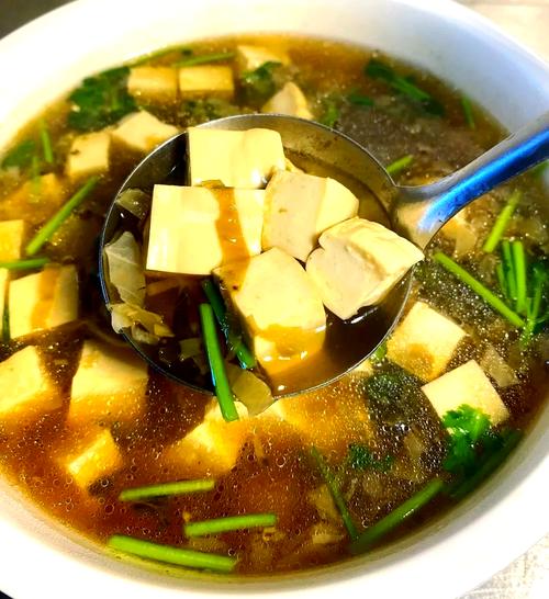 酸菜豆腐汤怎么做才够味?-图1 酸菜豆腐汤怎么做才够味?-图1