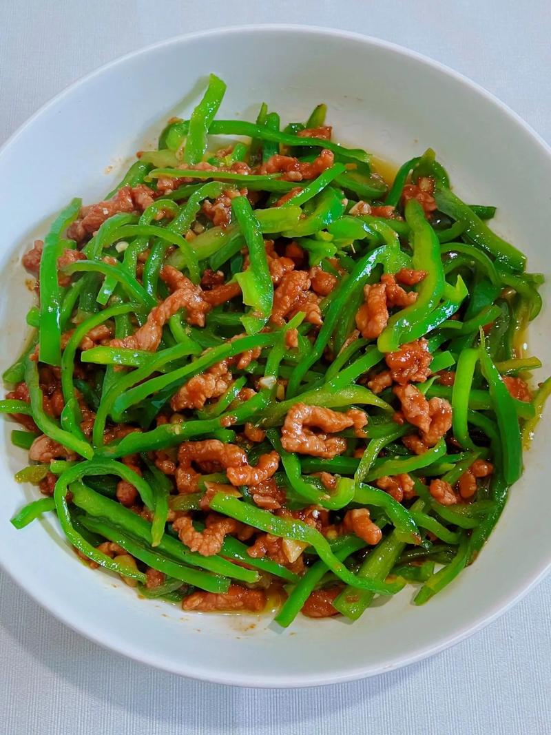 辣椒炒肉怎么做才够味？-图1