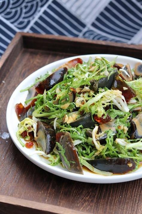 苦菊皮蛋凉拌怎么做好吃?-图2 苦菊皮蛋凉拌怎么做好吃?-图2