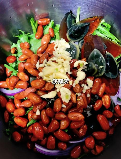 苦菊皮蛋凉拌怎么做好吃?-图1 苦菊皮蛋凉拌怎么做好吃?-图1