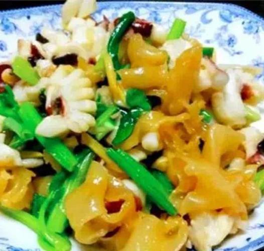 芹菜墨鱼的做法大全家常-图1 芹菜墨鱼的做法大全家常-图1