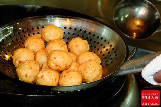 济南海鲜丸子培训，如何做出地道鲜味？-图1