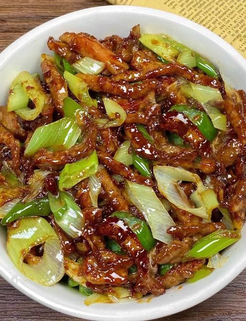 葱炒腊肉怎么做?家常做法有哪些?-图2 葱炒腊肉怎么做?家常做法有哪些?-图2