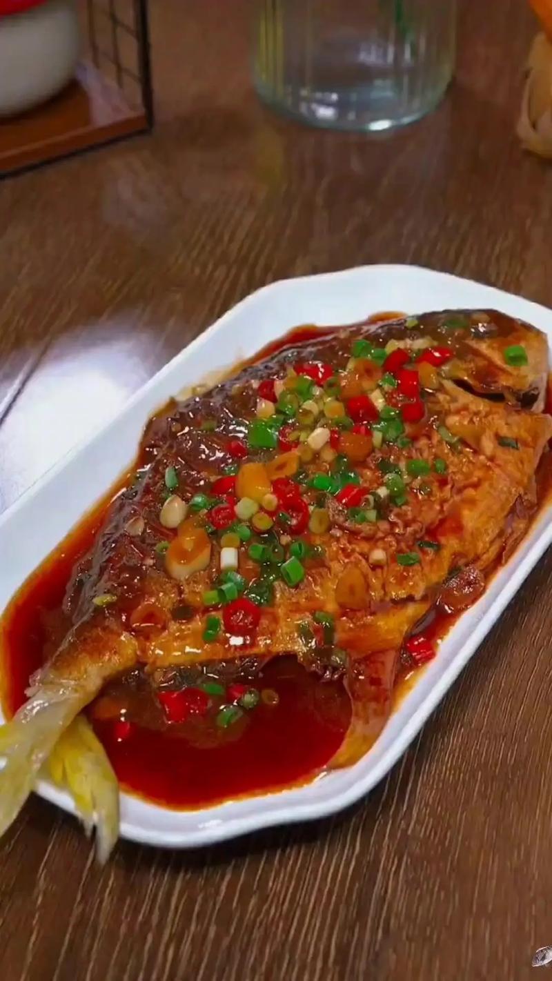 焖罗非鱼的家常做法有哪些？-图1