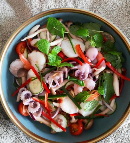 泰式海鲜沙拉怎么做才正宗入味？-图1