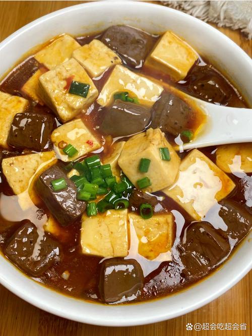 猪血炖豆腐怎么做才好吃不腥？-图2