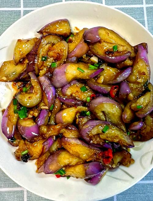 家常茄子怎么做?简单家常茄子做法大全。-图1 家常茄子怎么做?简单家常茄子做法大全。-图1