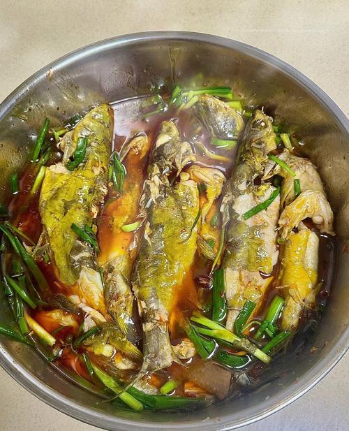 清炖鲤鱼怎么做才好吃？-图1