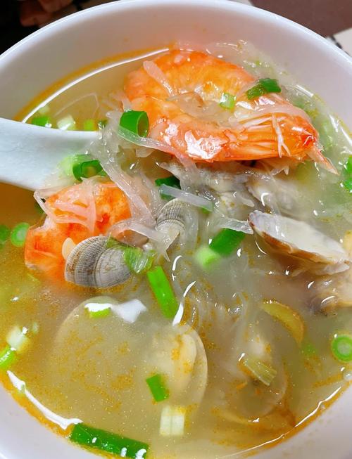 萝卜海参海鲜汤怎么做？-图2