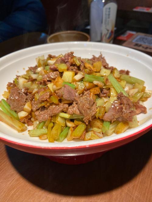 爆炒牛肉怎么做才嫩滑入味？-图2