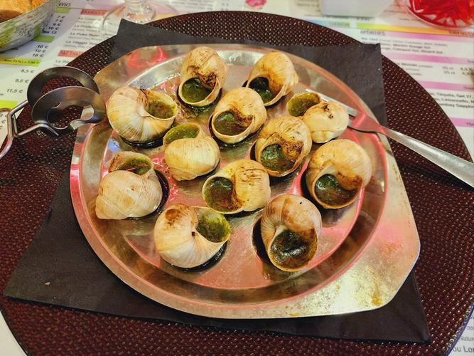 海鲜酱法式蜗牛，是中西混搭还是黑暗料理？-图1