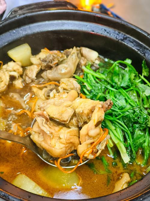 玉林大肉田螺海鲜鸡煲，是玉林招牌吗？-图1