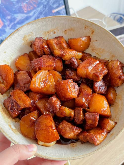 土豆炖猪肉怎么做？家常做法有哪些？-图1