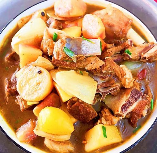 土豆炖猪肉怎么做？家常做法有哪些？-图3