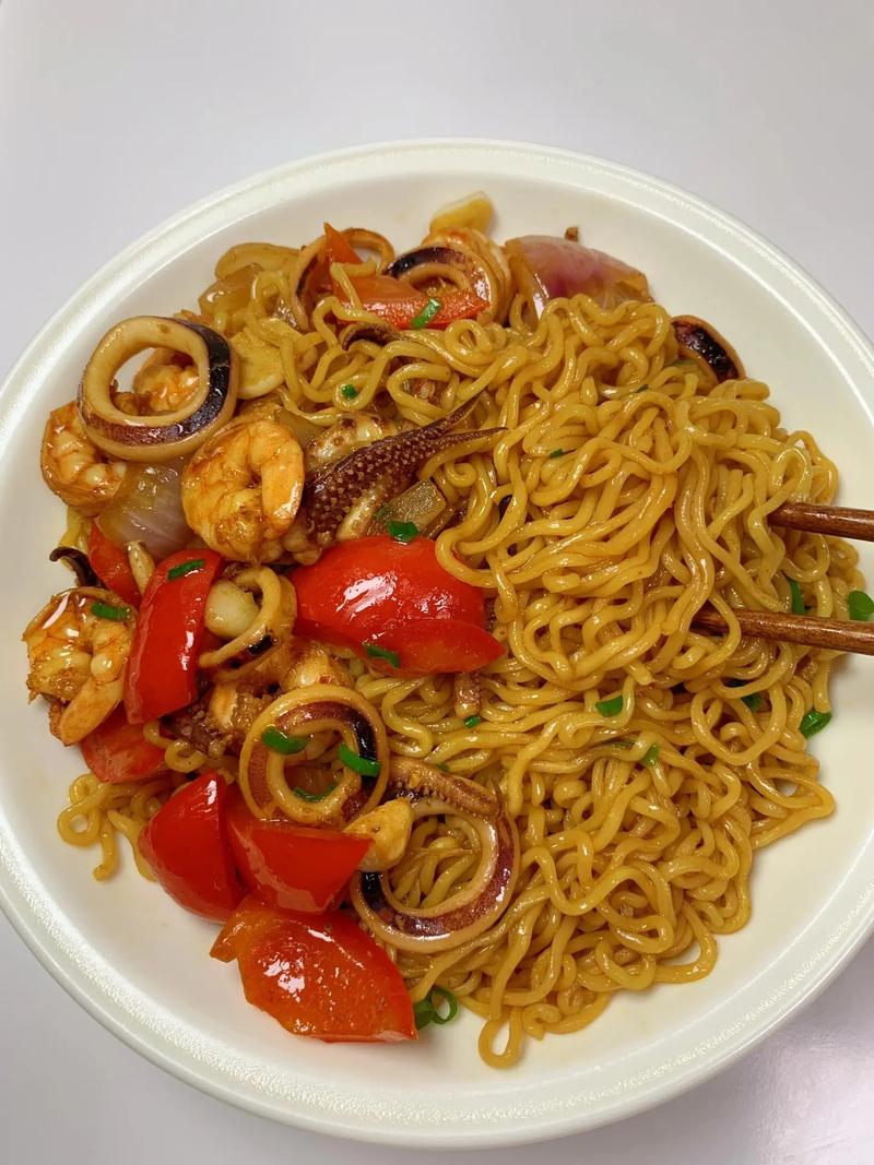 福建海鲜焖面视频，做法步骤有哪些？-图1