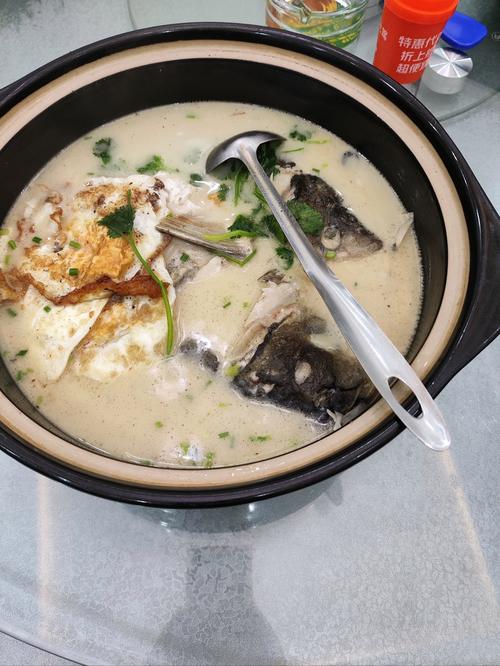 鱼头汤家常做法有哪些？-图1