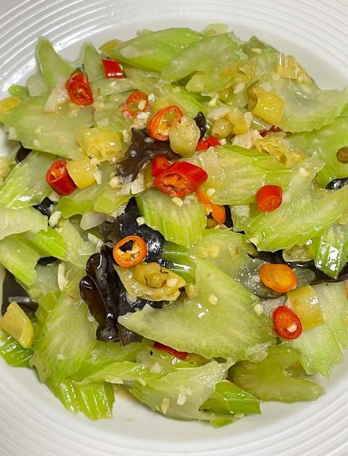 木耳炒芹菜家常做法有哪些？-图3