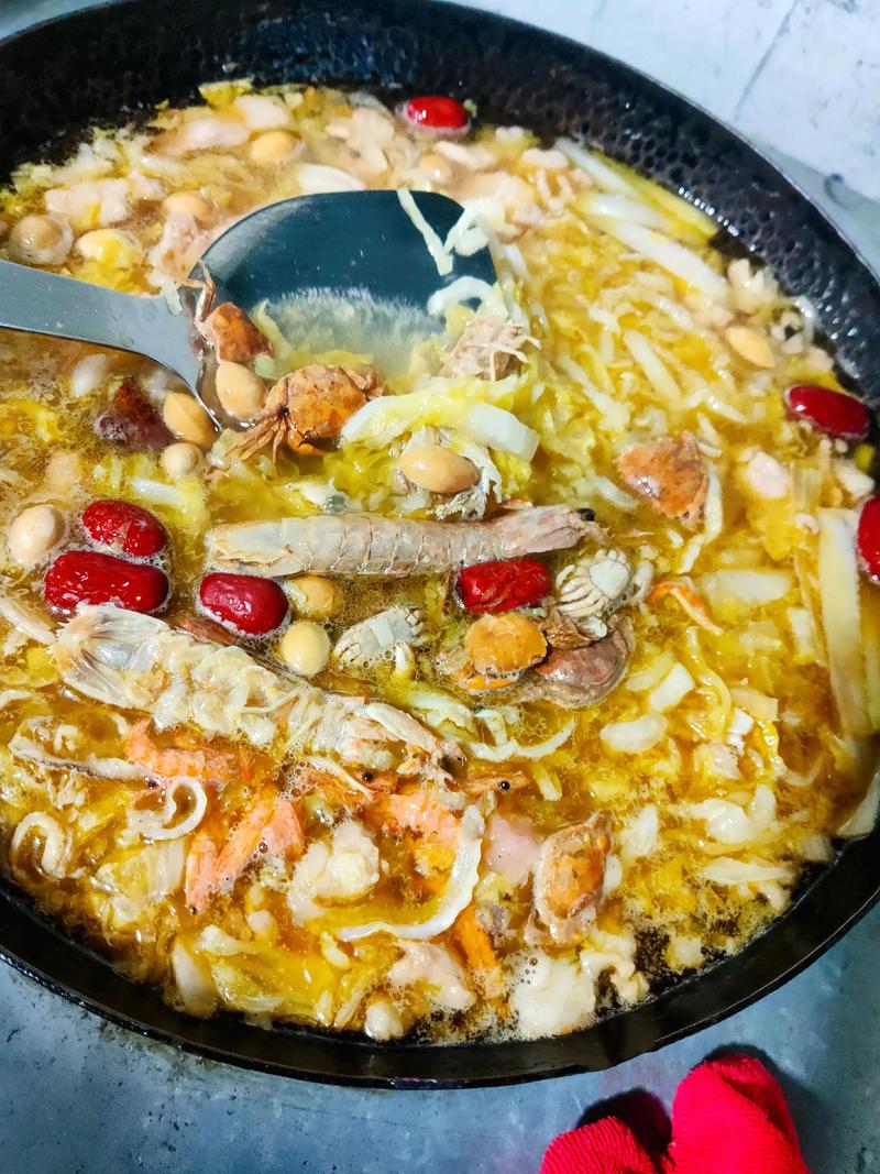 酸菜配什么海鲜更鲜香？-图2