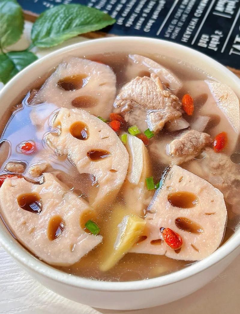 排骨莲藕汤怎么做？家常做法有哪些？-图1