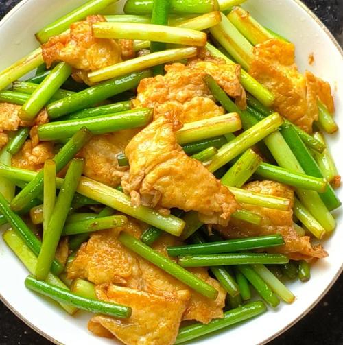 鸡蛋蒜苔怎么做才下饭？-图2