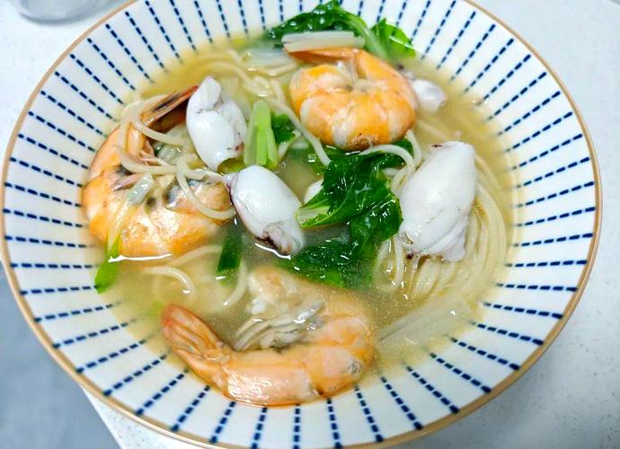 海鲜提味面汤，放什么最提鲜？-图2