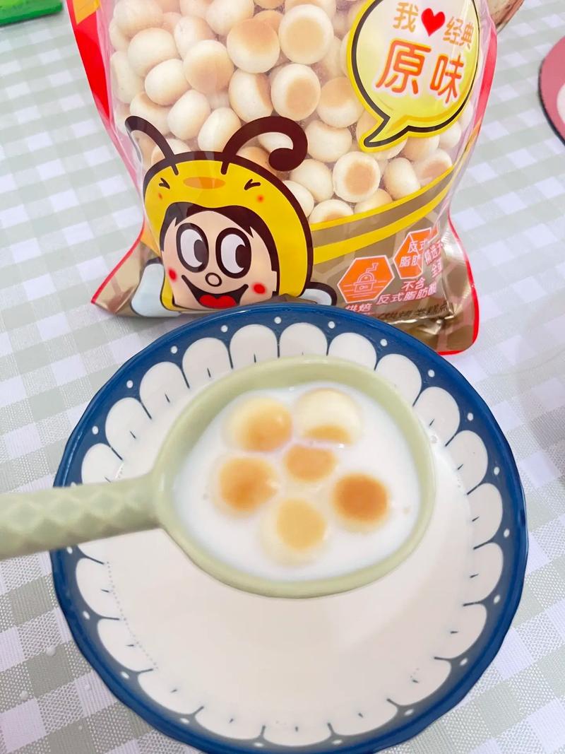 六个月宝宝能牛奶泡馍馍吃吗？-图2