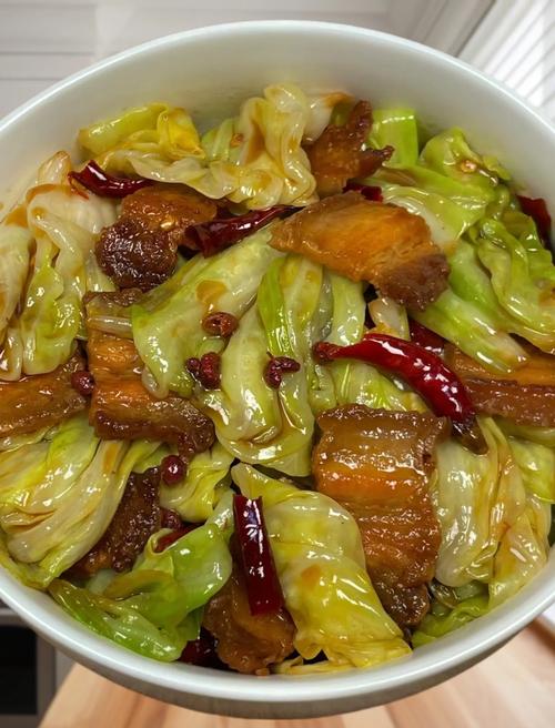 干锅包菜怎么做才香脆入味？-图1