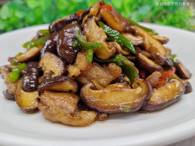 干香菇炒肉片怎么做才下饭？-图2