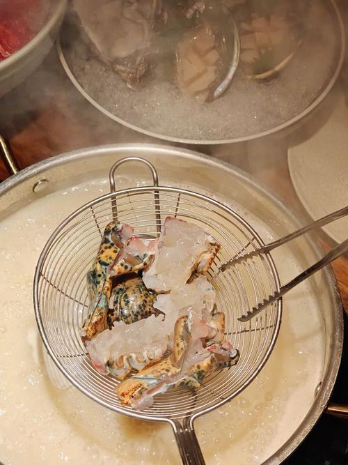 海鲜无水火锅做法视频怎么做？-图1
