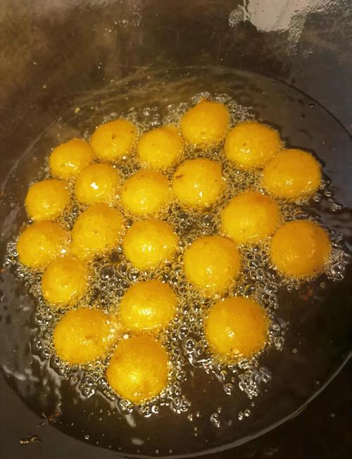 红薯丸子怎么做才酥脆不粘牙？-图2