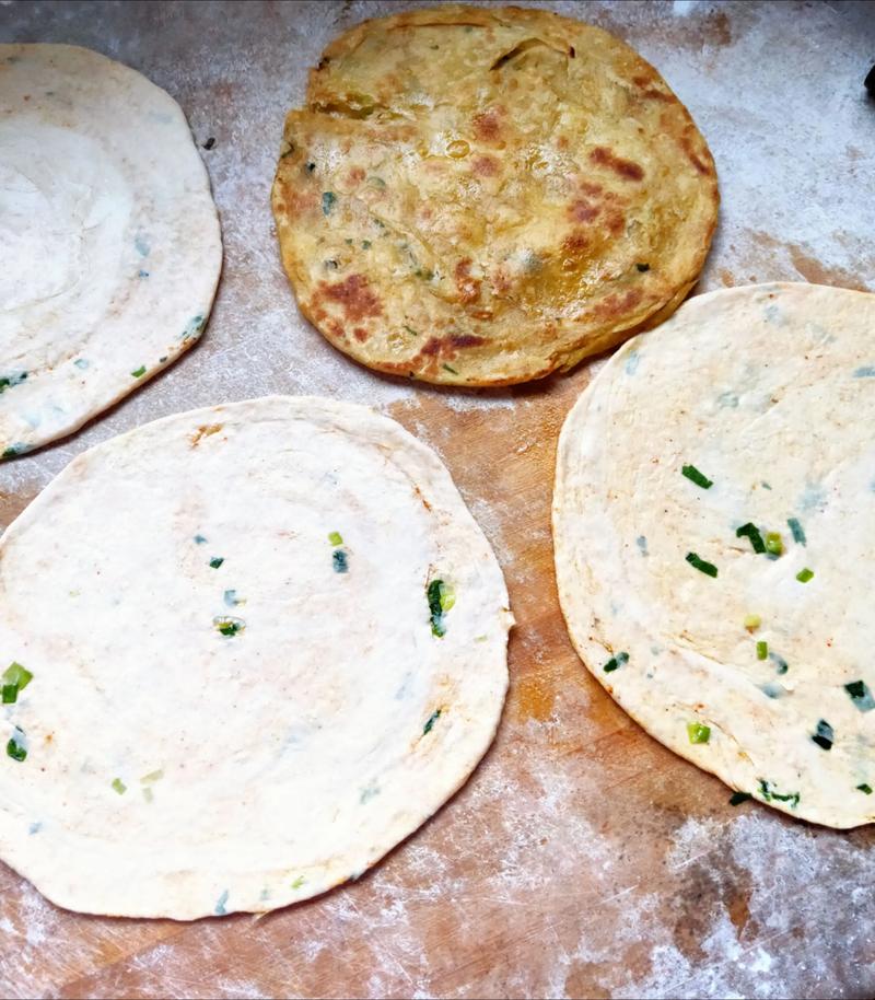 葱花油饼怎么做？家常做法有哪些？-图1