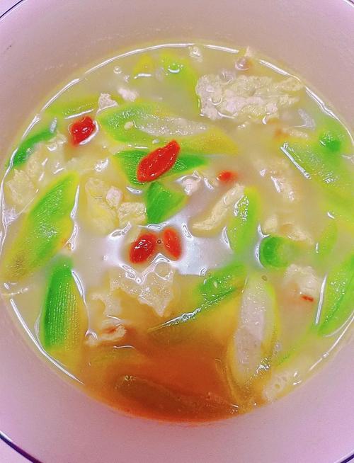 丝瓜鸡蛋海鲜汤怎么做？-图2