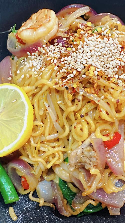 黑胡椒海鲜炒面怎么做才够味？-图3
