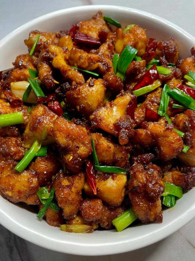 辣子鸡丁的家常做法视频-图1