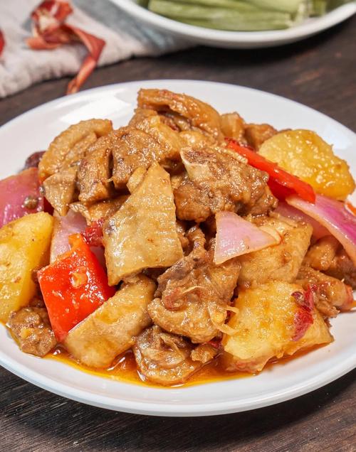 红烧鸡块土豆怎么做才好吃？-图2